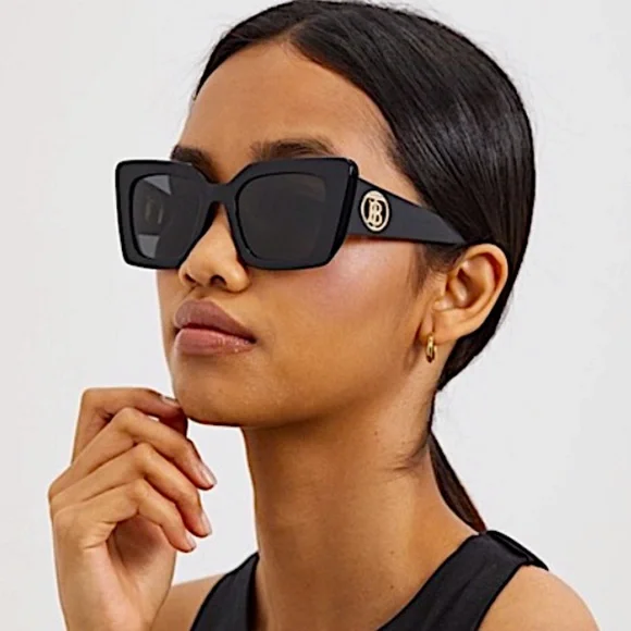 Burberry | Accessories | 5mm Square Sunglasses Burberry  display picture 3